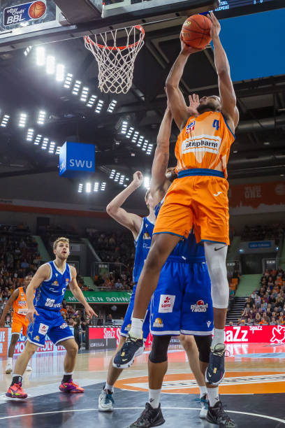 因此成为主 因此成为主